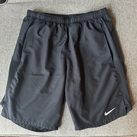 Nike DRI-FIT Training Shorts 7" - Picture 1 of 2